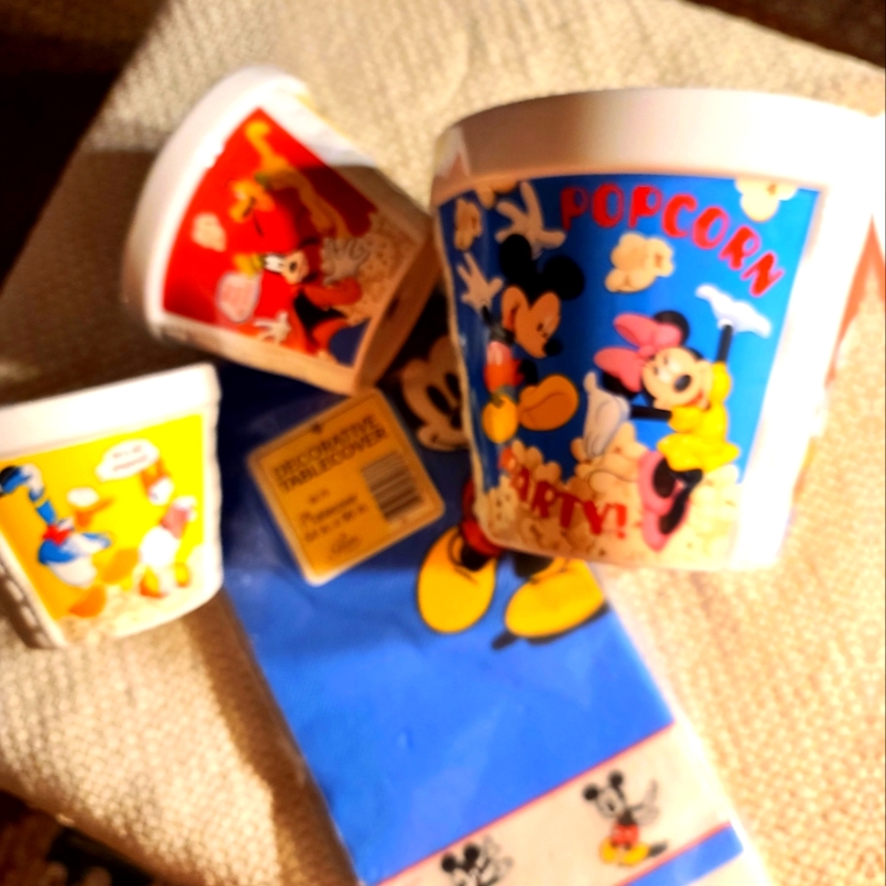 FLASH SALE DISCOUNTED $49 vintage  DisneyDisney Ceramic Popcorn Buckets Bowl set